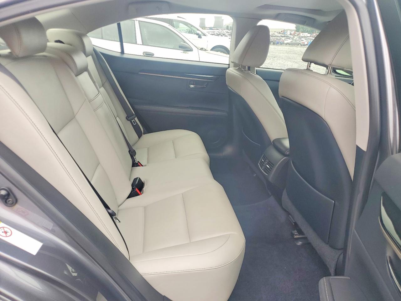 2013 LEXUS ES 350 photo 28