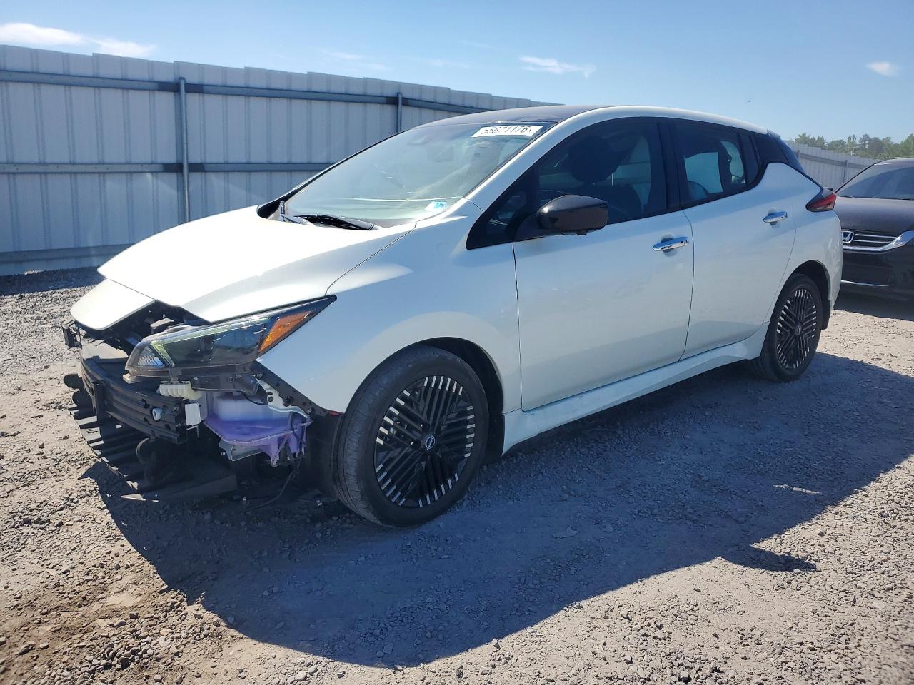 2023 NISSAN LEAF