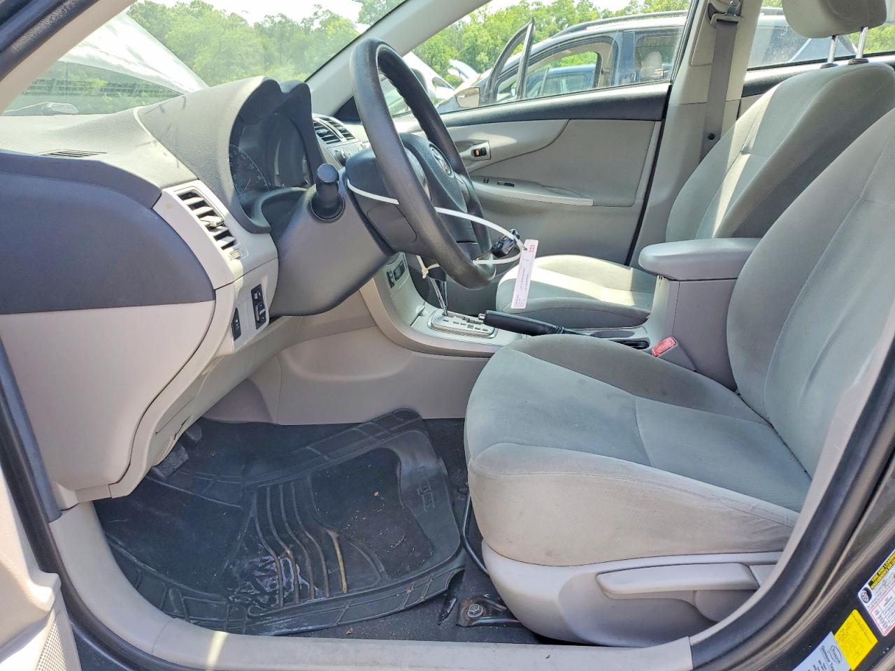 2011 TOYOTA COROLLA LE photo 7