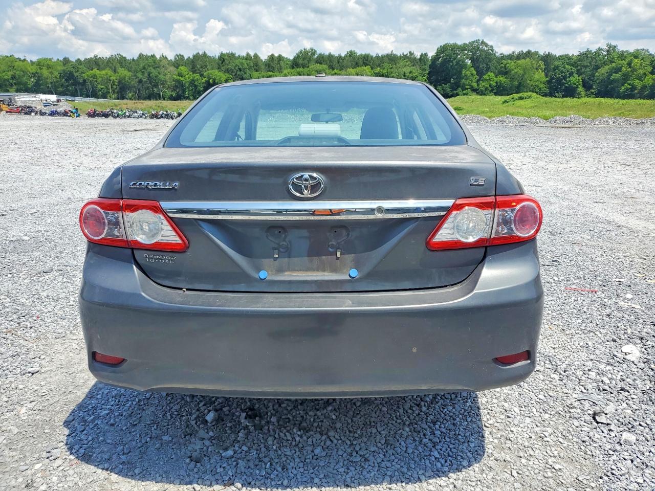 2011 TOYOTA COROLLA LE photo 6