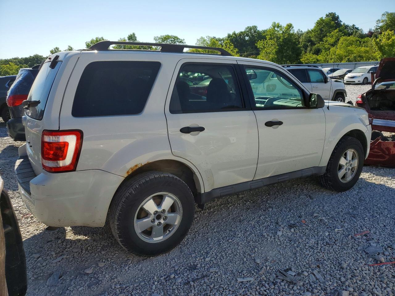 2011 FORD ESCAPE XLT photo 5