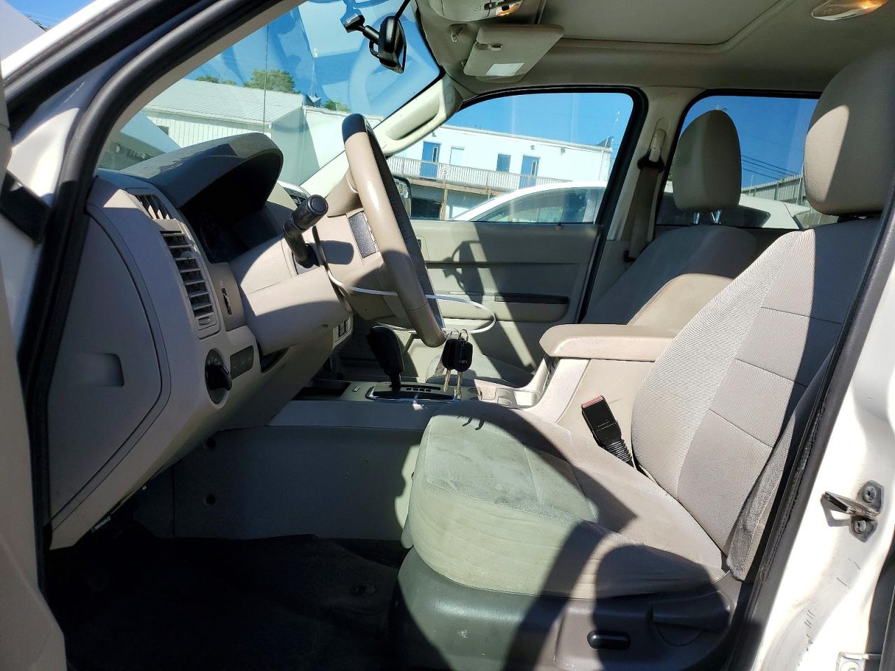 2011 FORD ESCAPE XLT photo 13