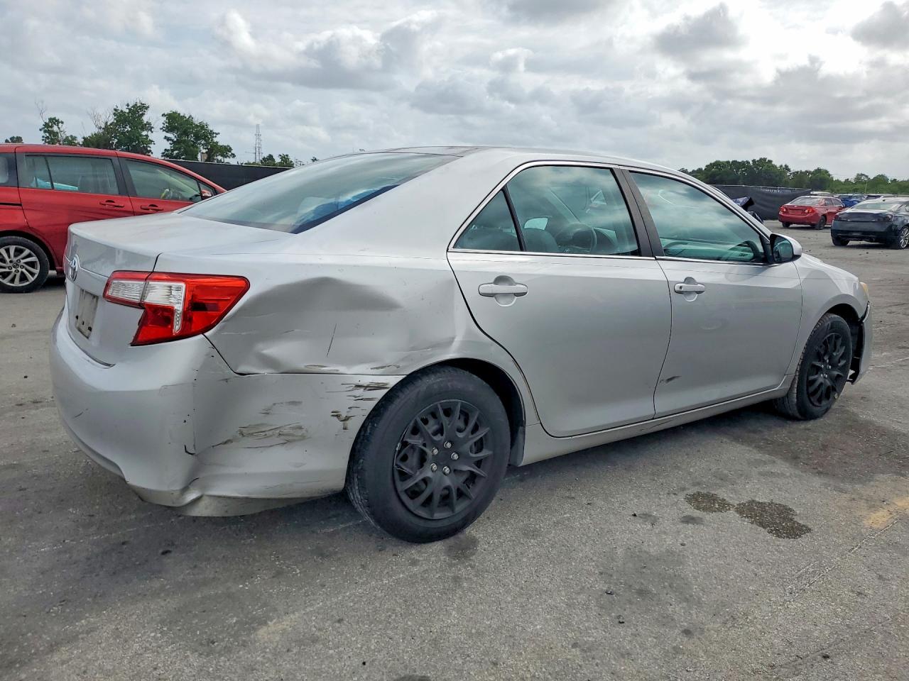 2014 TOYOTA CAMRY L photo 5