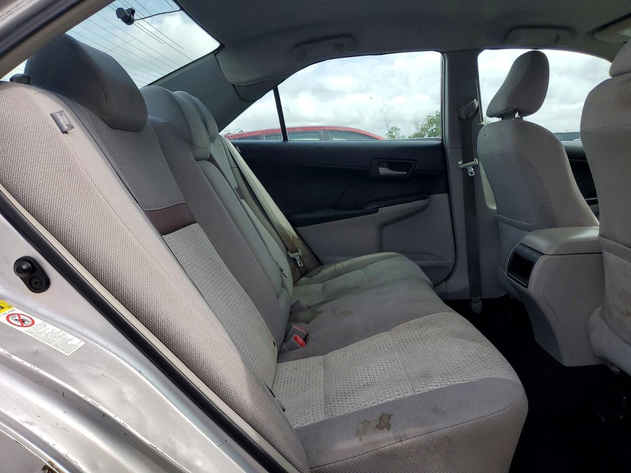2014 TOYOTA CAMRY L photo 19