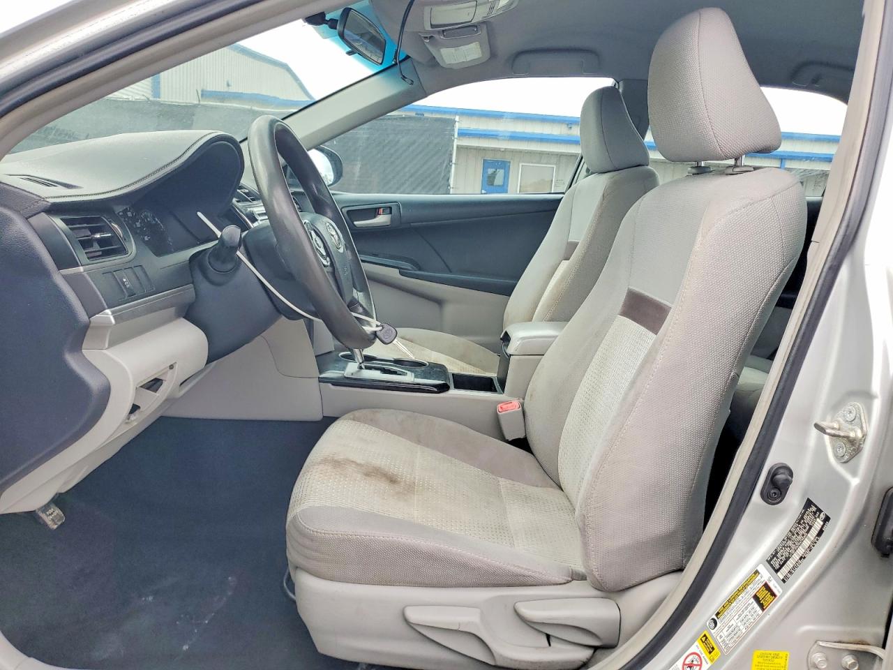 2014 TOYOTA CAMRY L photo 13