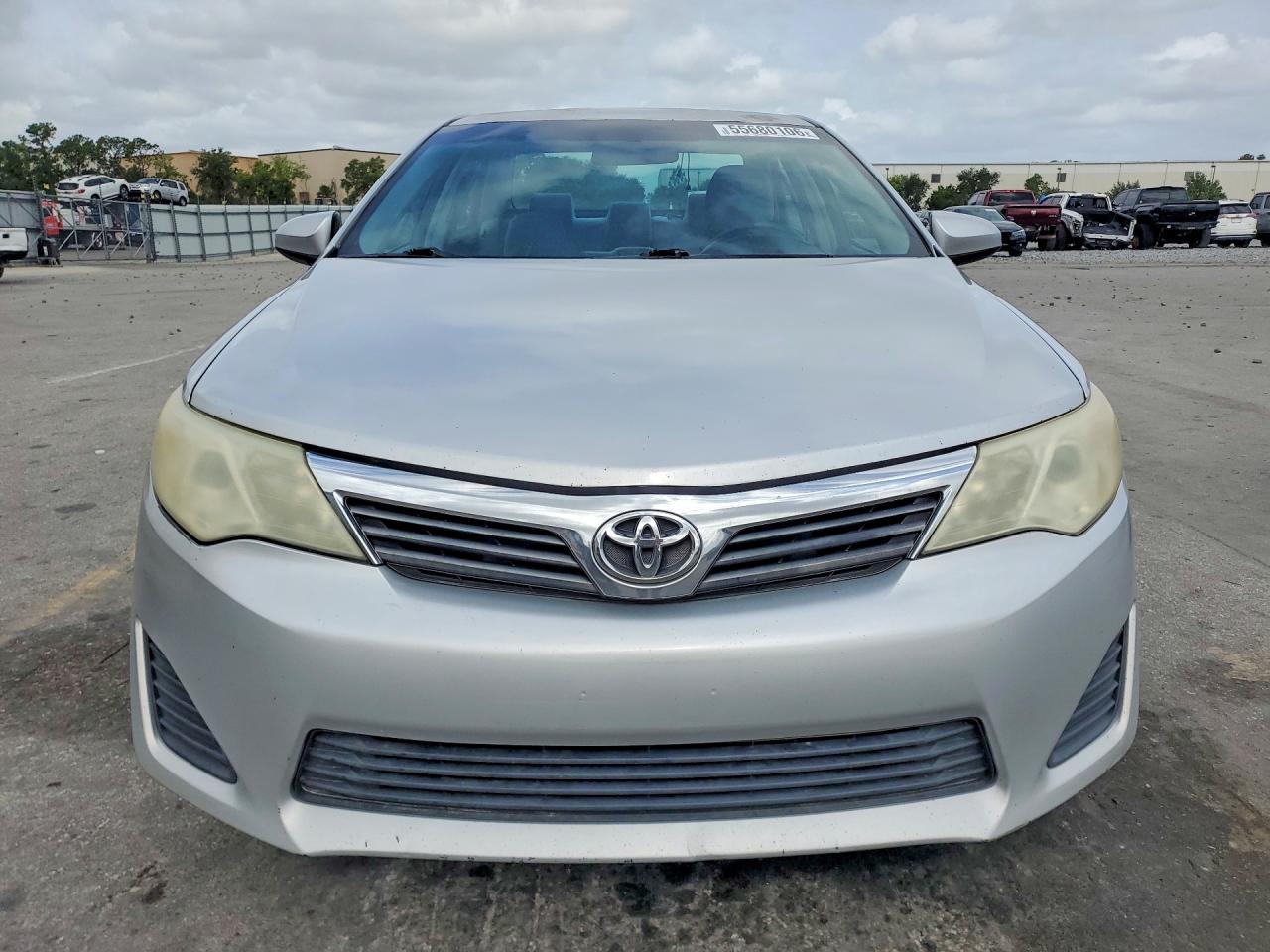 2014 TOYOTA CAMRY L photo 9