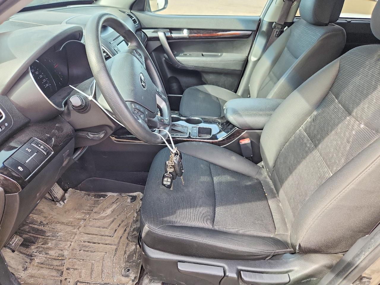 2014 KIA SORENTO LX photo 13