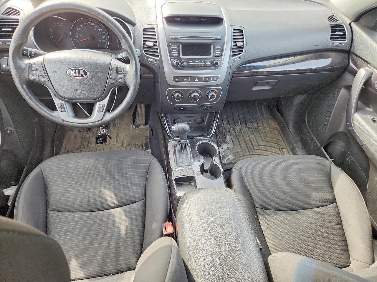 2014 KIA SORENTO LX photo 15