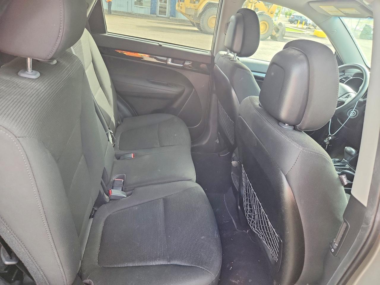2014 KIA SORENTO LX photo 19