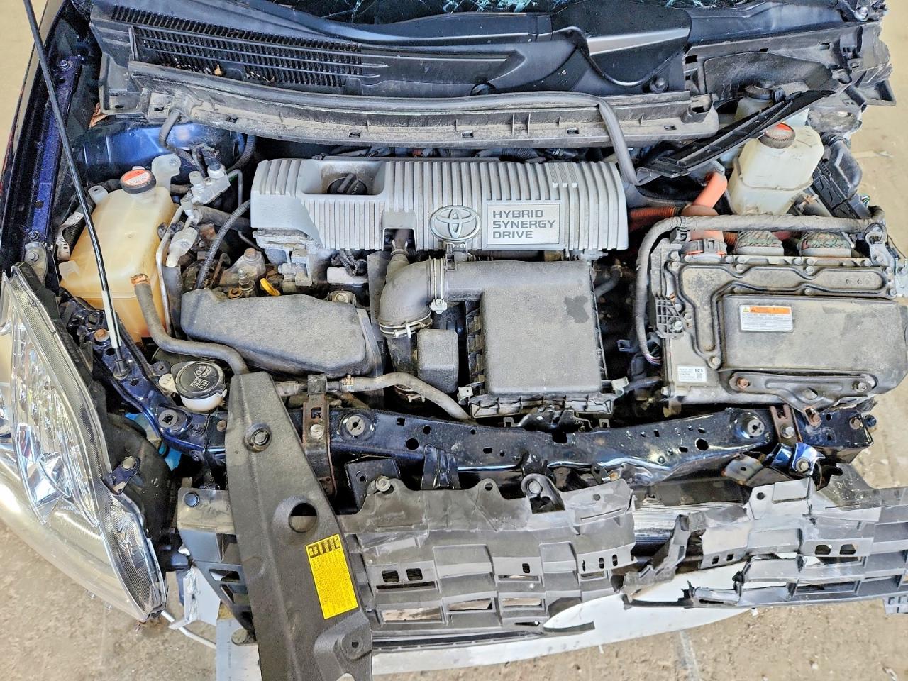 2015 TOYOTA PRIUS FOUR photo 31