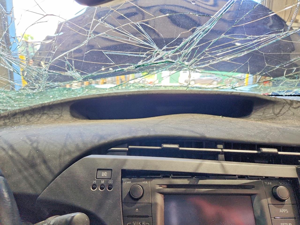 2015 TOYOTA PRIUS FOUR photo 25