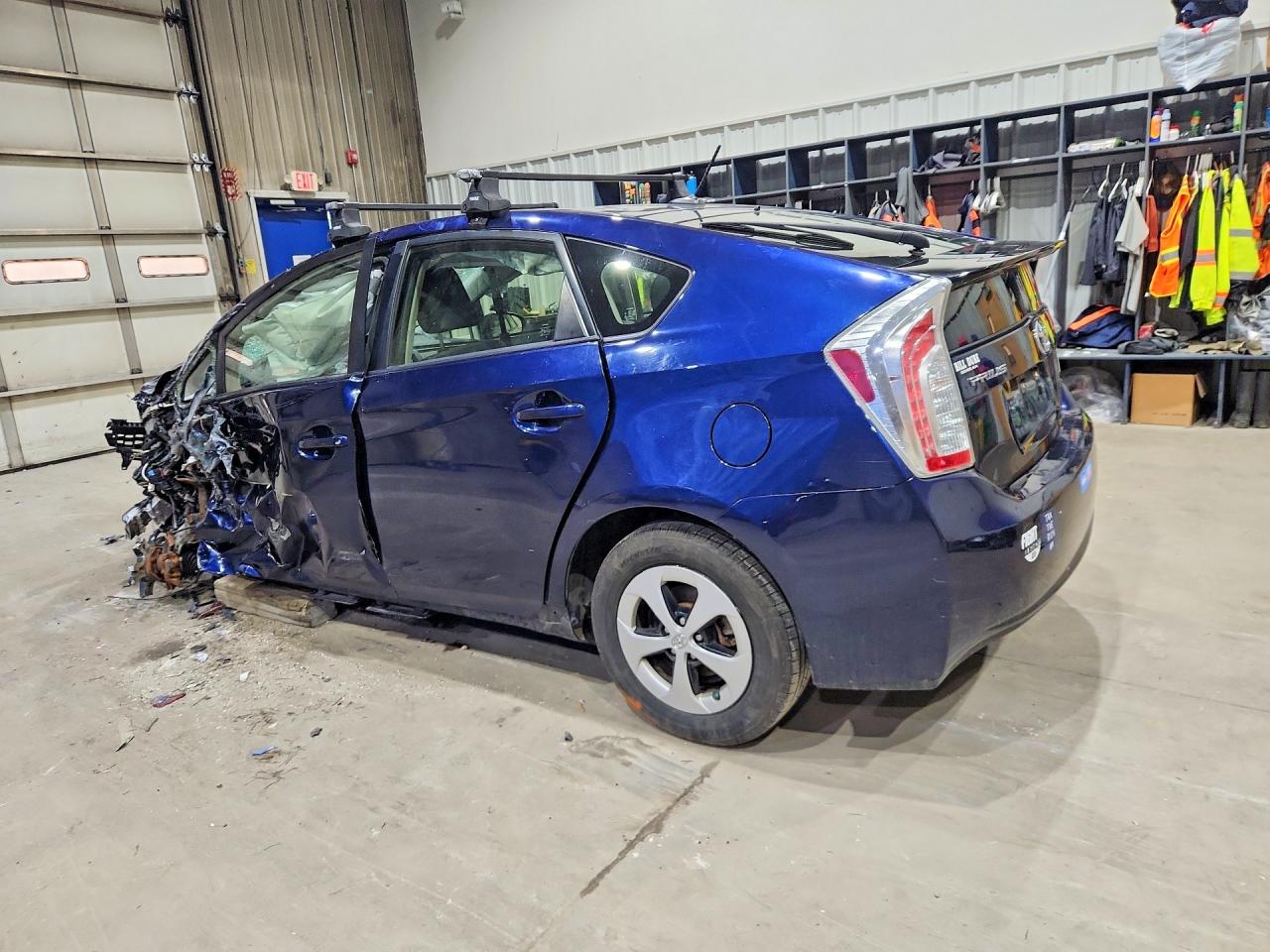 2015 TOYOTA PRIUS FOUR photo 4