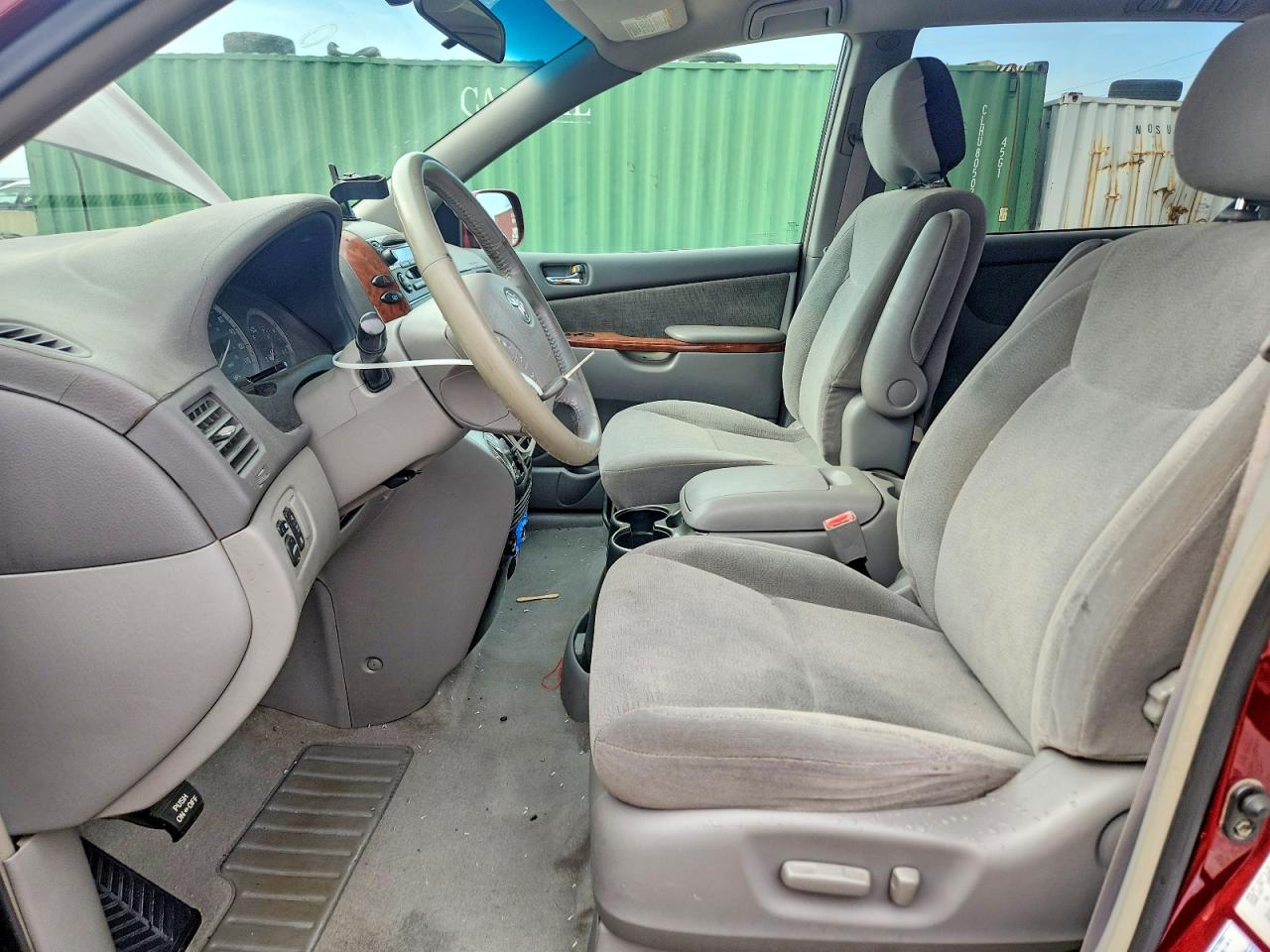 2004 TOYOTA SIENNA XLE 7 PASSENGER photo 7