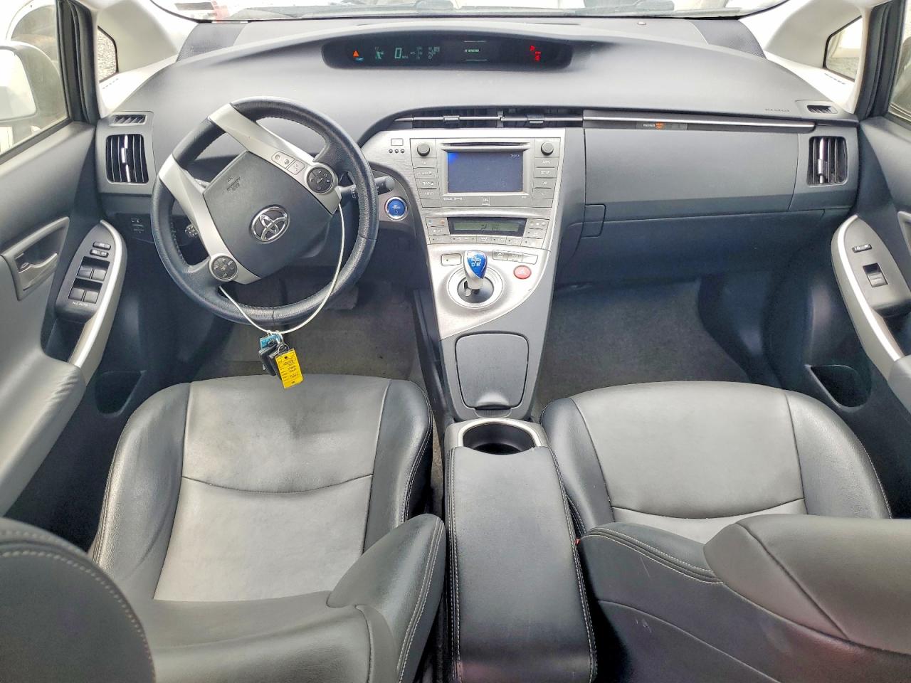 2015 TOYOTA PRIUS FIVE photo 15