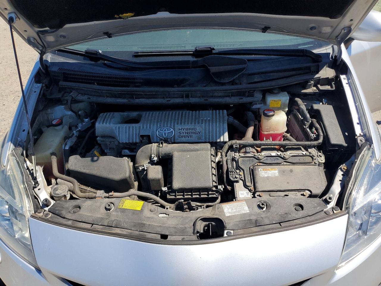 2015 TOYOTA PRIUS FIVE photo 21