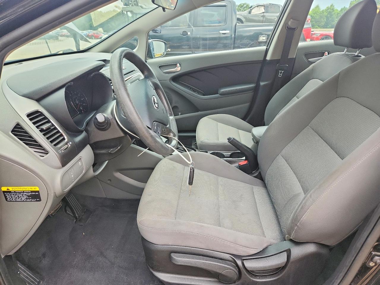2017 KIA FORTE LX photo 19