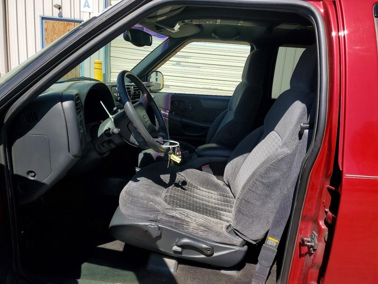 1998 CHEVROLET BLAZER photo 13
