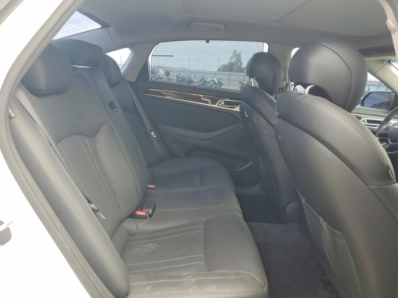 2015 HYUNDAI GENESIS 3.8L photo 19