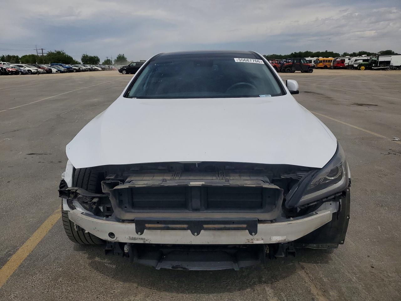 2015 HYUNDAI GENESIS 3.8L photo 9