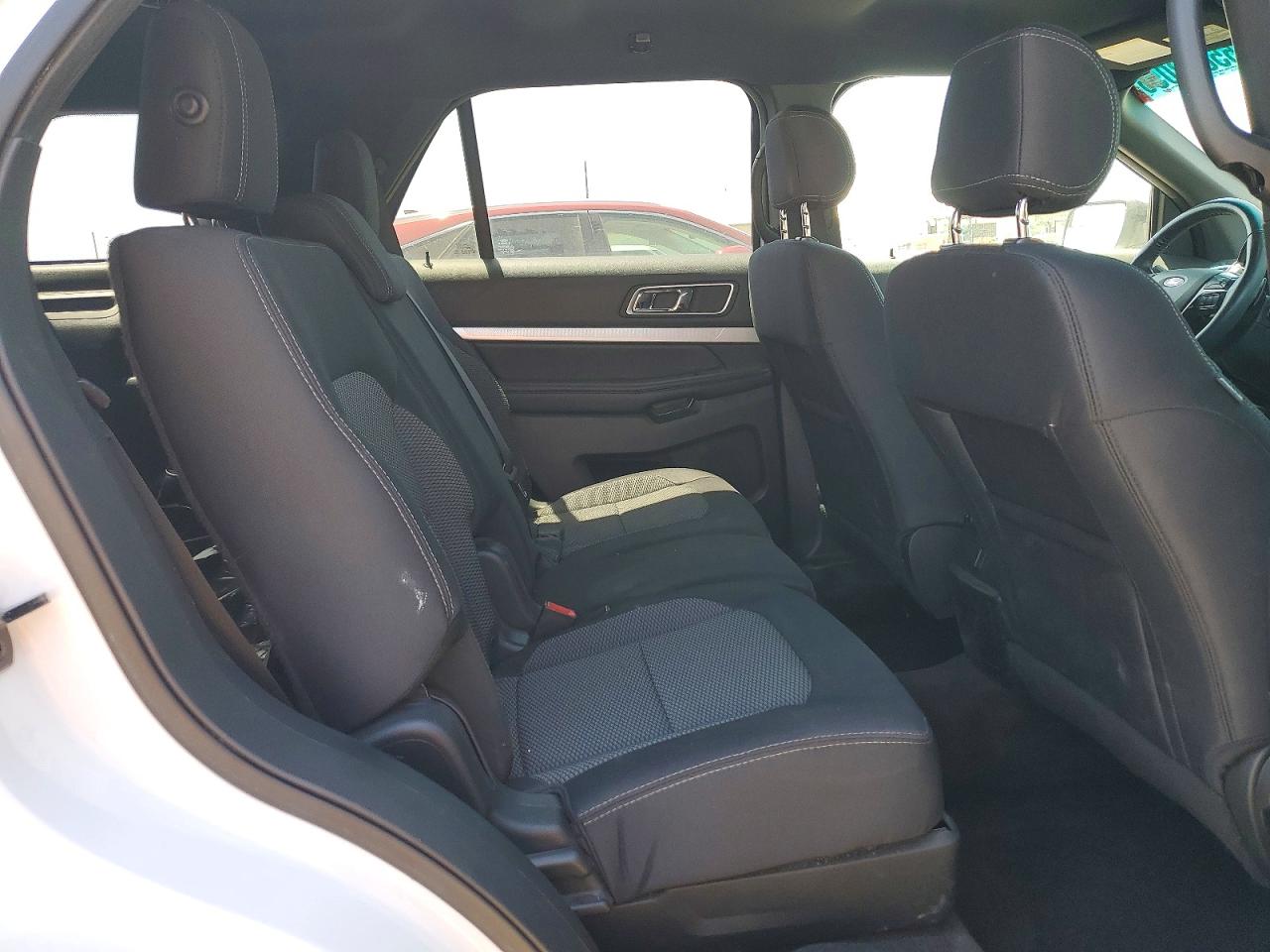 2016 FORD EXPLORER XLT photo 31