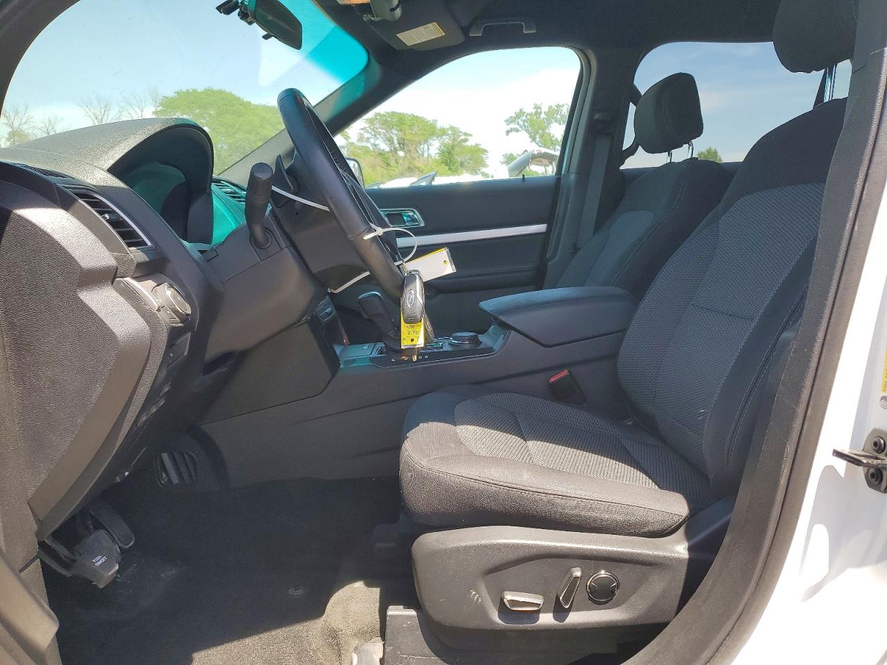 2016 FORD EXPLORER XLT photo 19