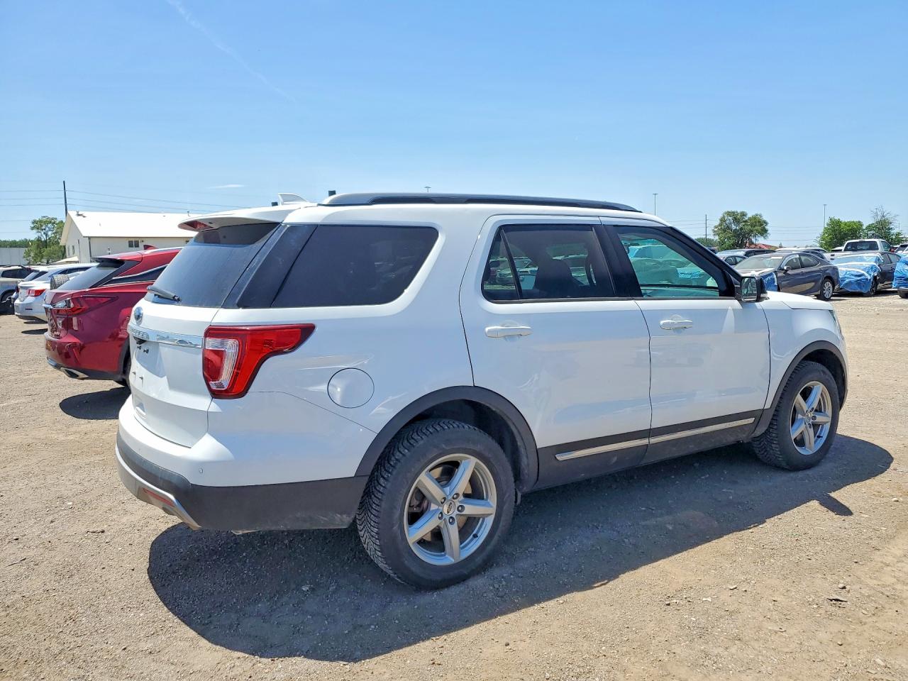 2016 FORD EXPLORER XLT photo 7