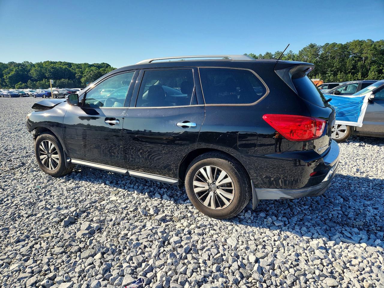 2017 NISSAN PATHFINDER S photo 3
