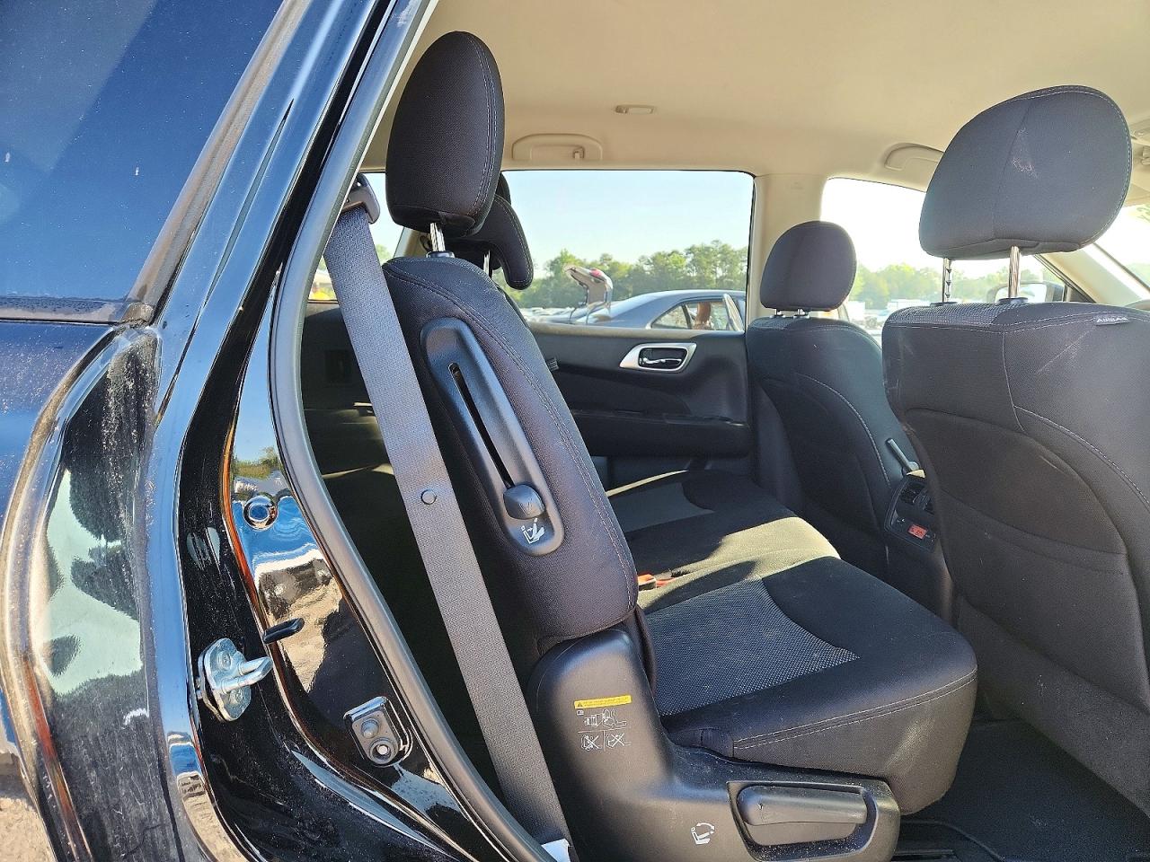 2017 NISSAN PATHFINDER S photo 21