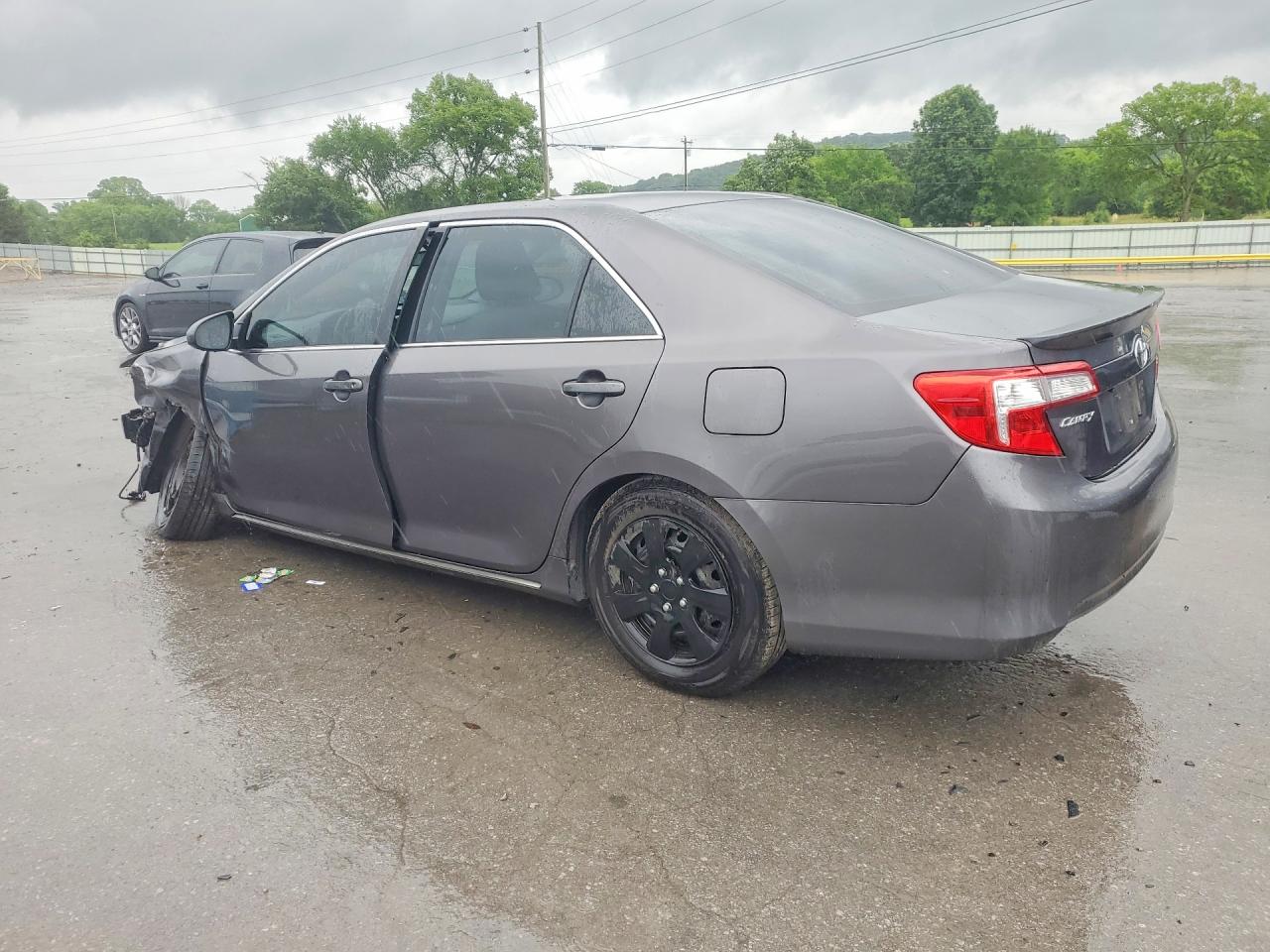 2014 TOYOTA CAMRY LE photo 3