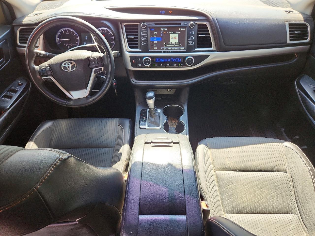 2016 TOYOTA HIGHLANDER LE PLUS photo 15