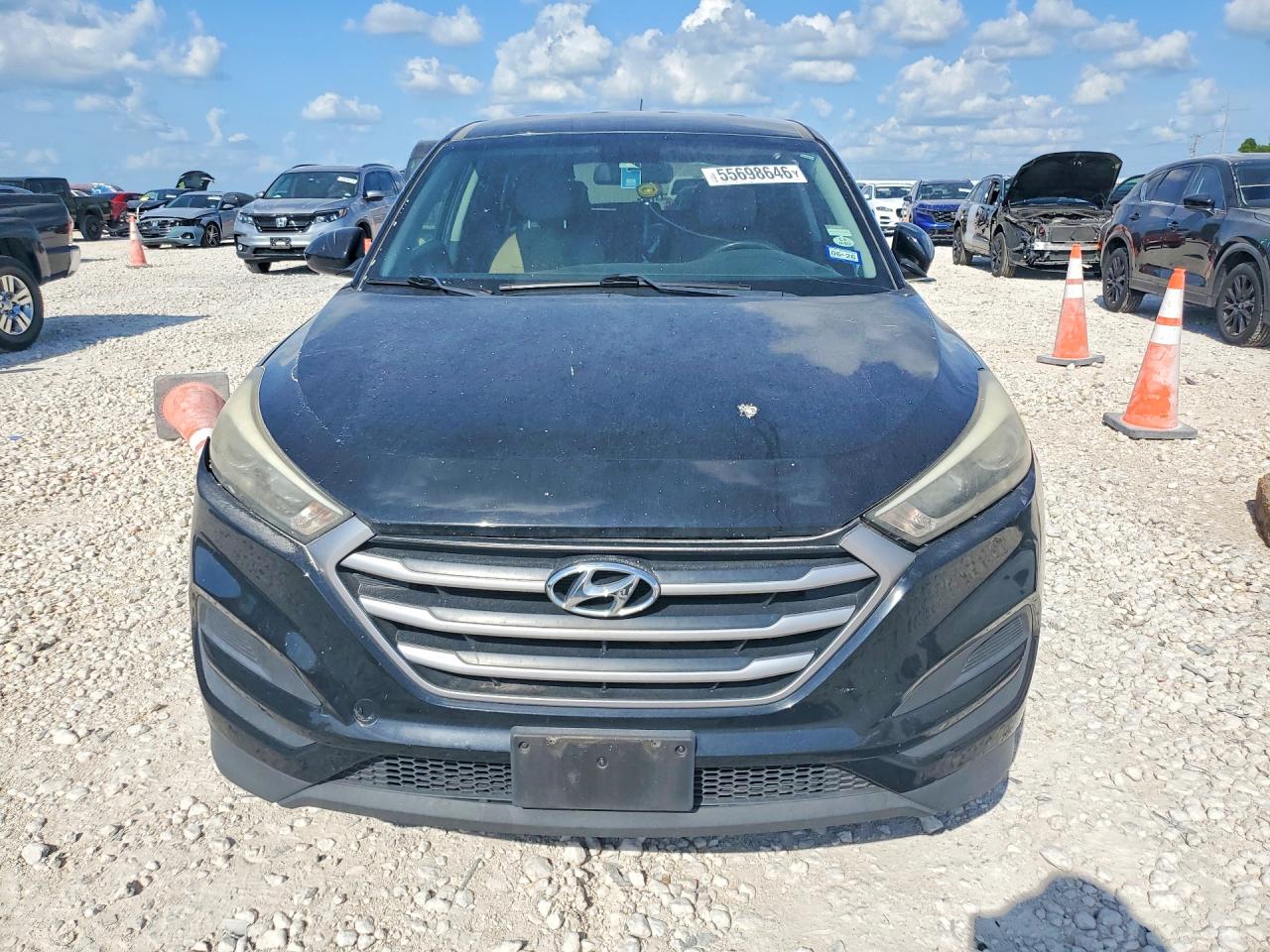 2018 HYUNDAI TUCSON photo 9