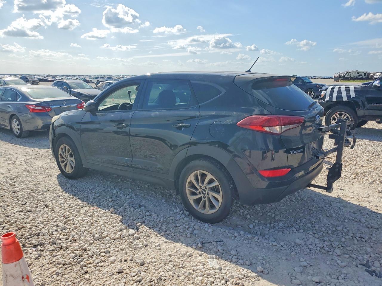 2018 HYUNDAI TUCSON photo 3