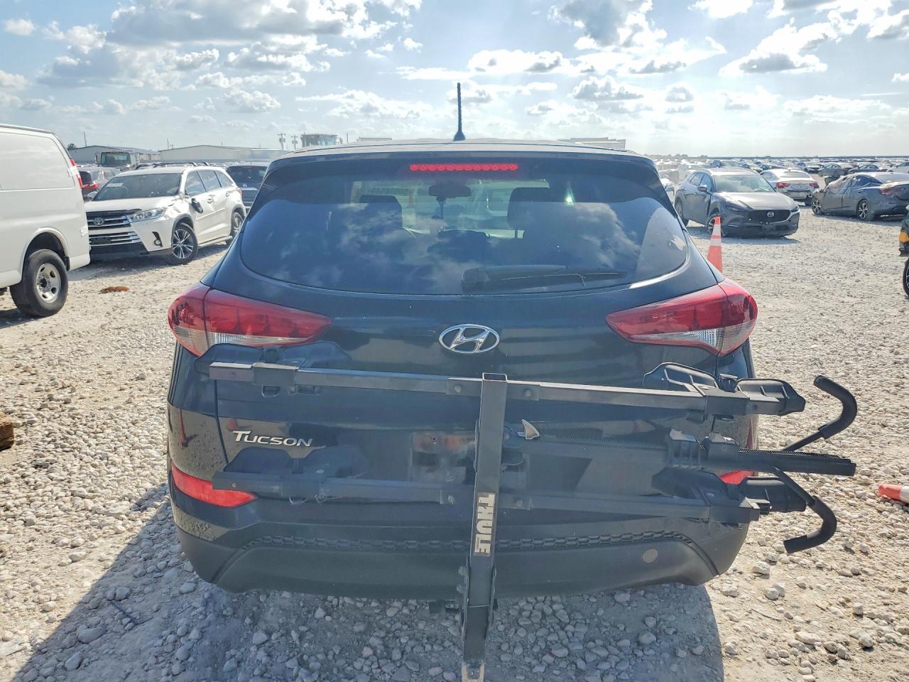2018 HYUNDAI TUCSON photo 11