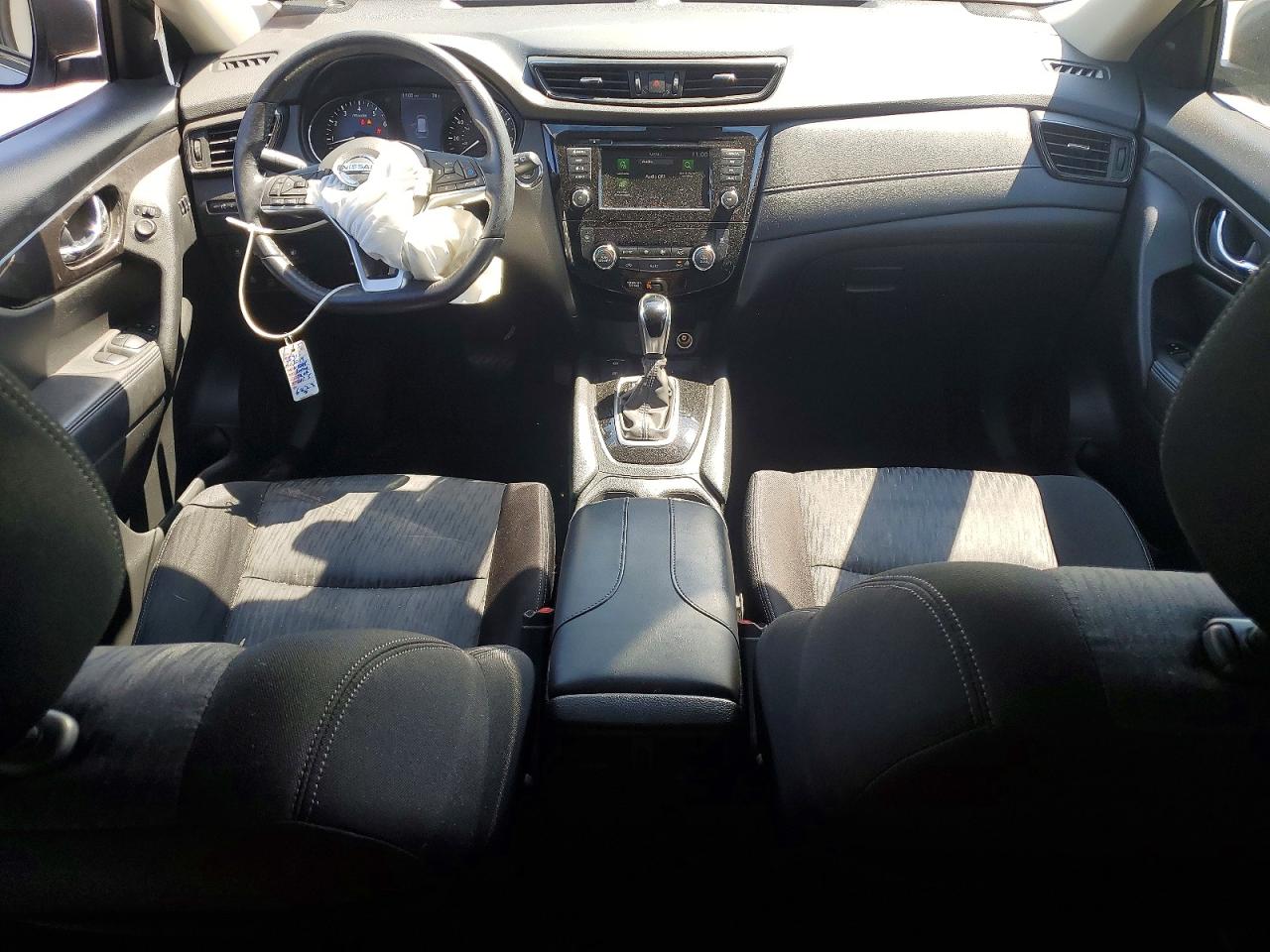 2019 NISSAN ROGUE SV photo 22