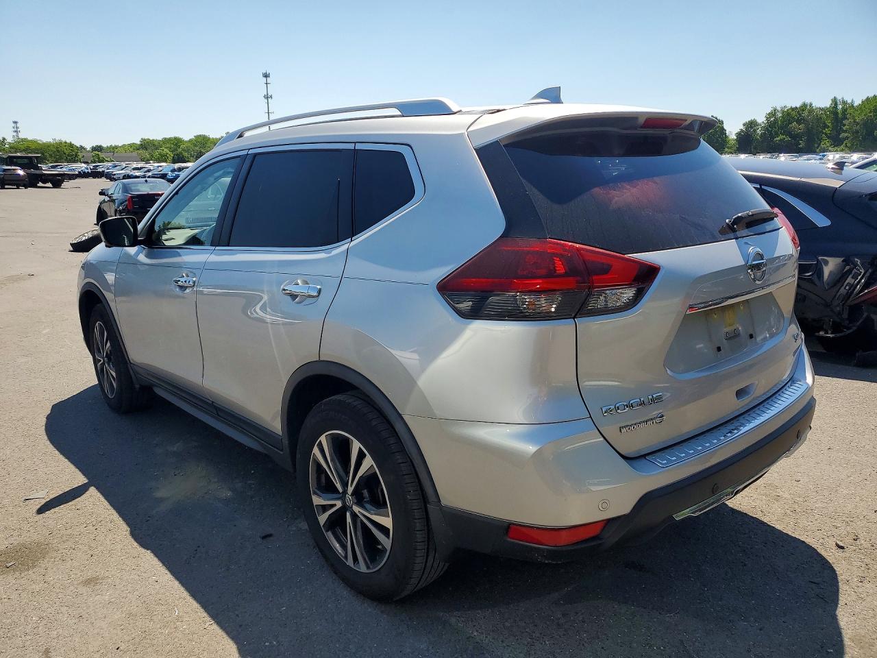 2019 NISSAN ROGUE SV photo 4