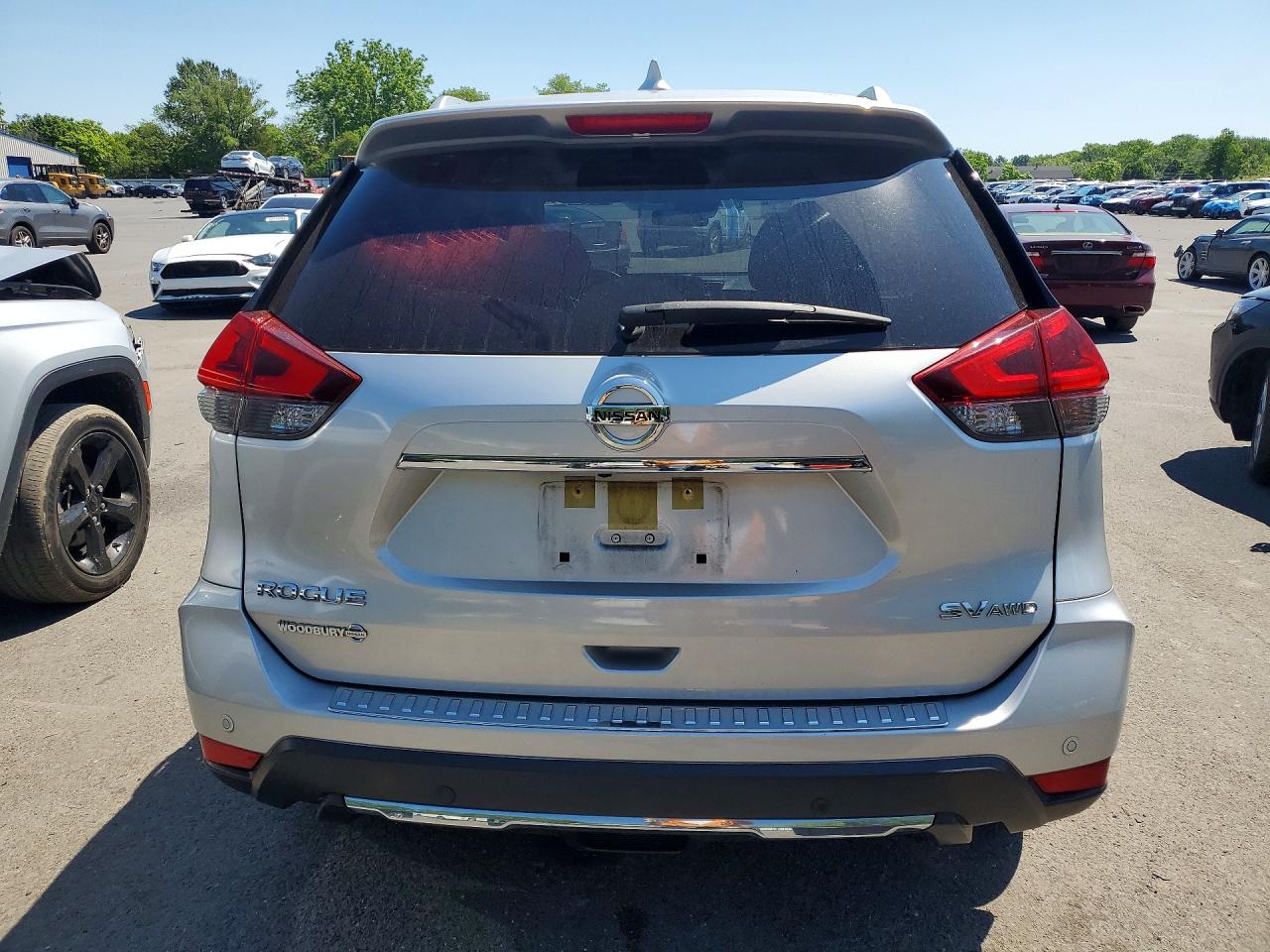 2019 NISSAN ROGUE SV photo 16