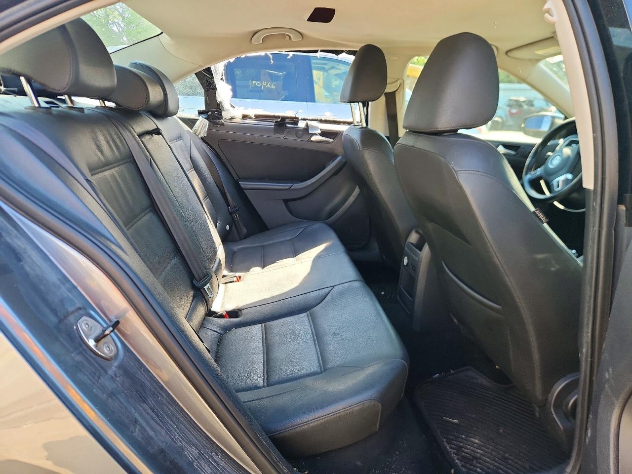 2012 VOLKSWAGEN JETTA SE photo 19
