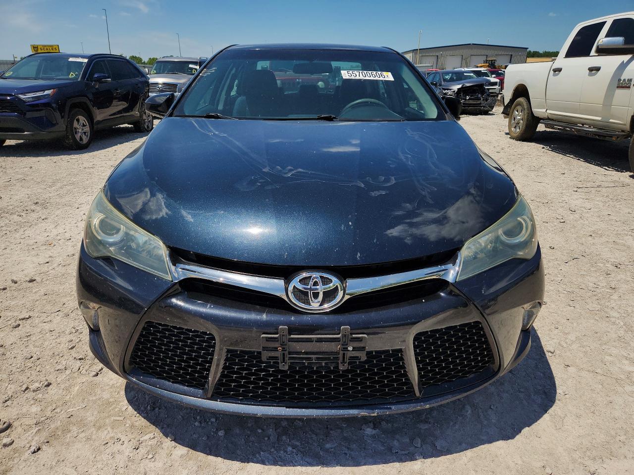 2015 TOYOTA CAMRY SE photo 9