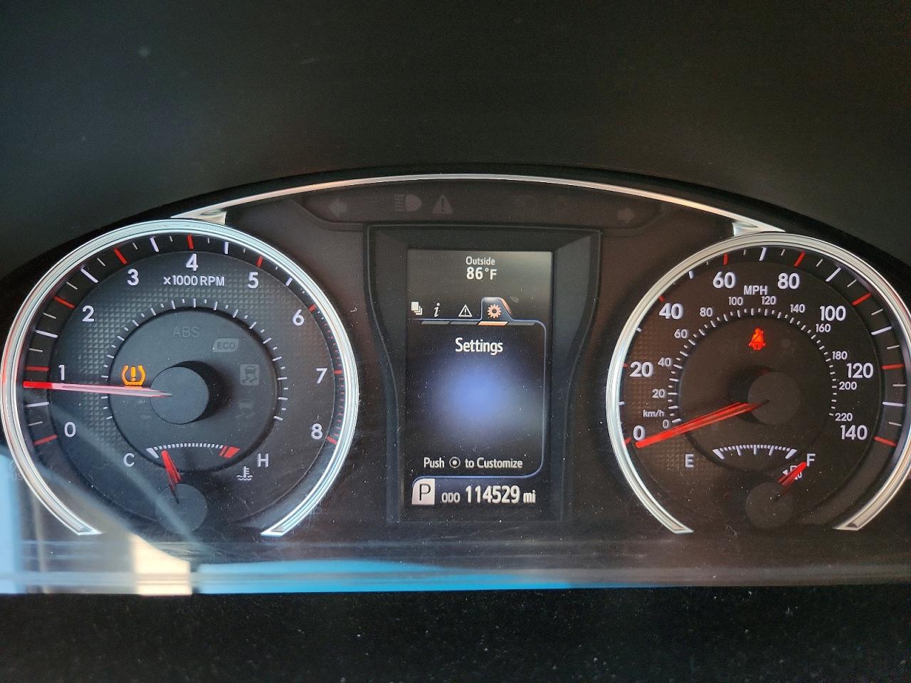 2015 TOYOTA CAMRY SE photo 17