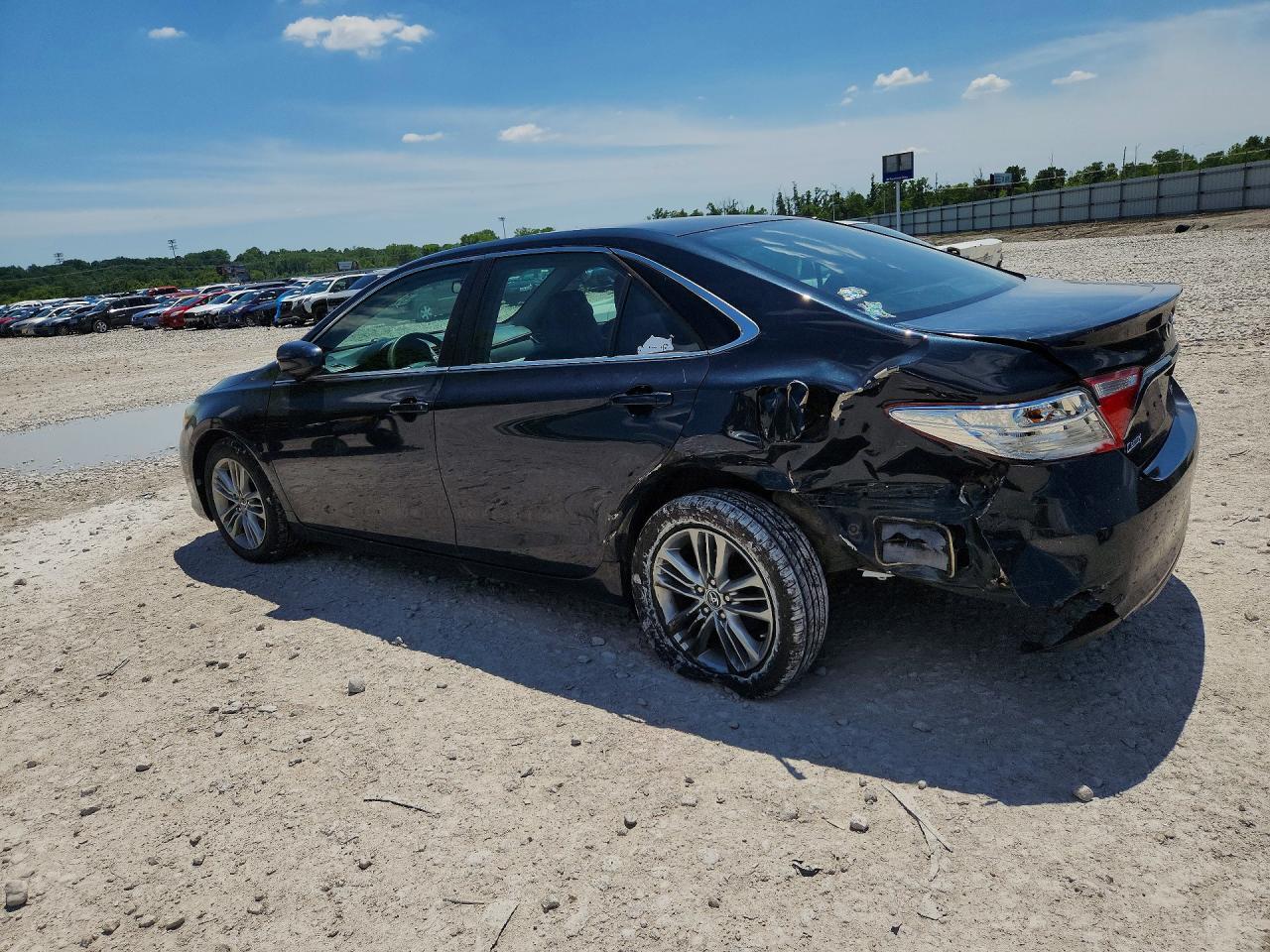 2015 TOYOTA CAMRY SE photo 3