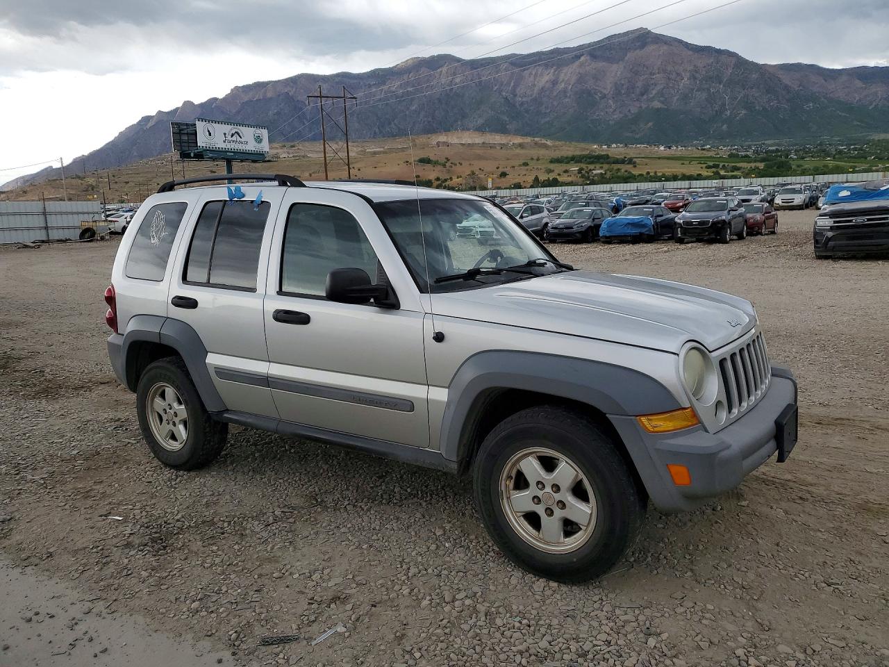 2005 JEEP LIBERTY SPORT photo 4