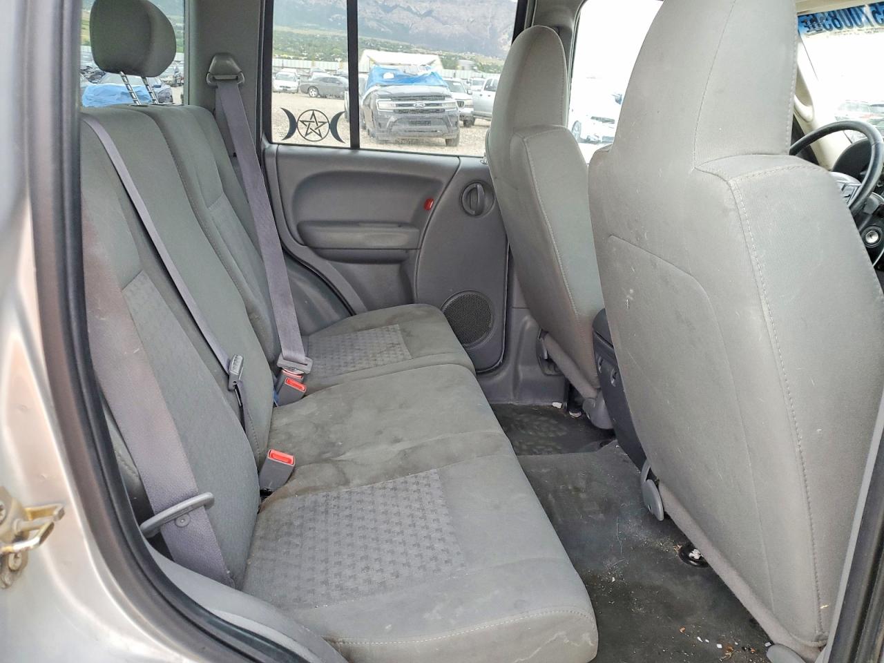 2005 JEEP LIBERTY SPORT photo 10