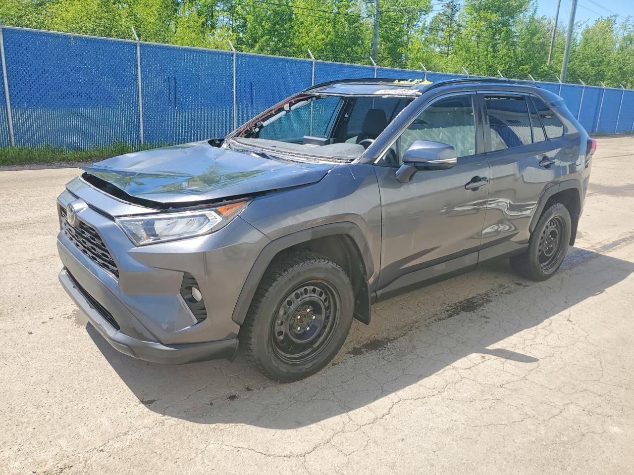 2021 TOYOTA RAV4 XLE — FRONT END damage — photo 1