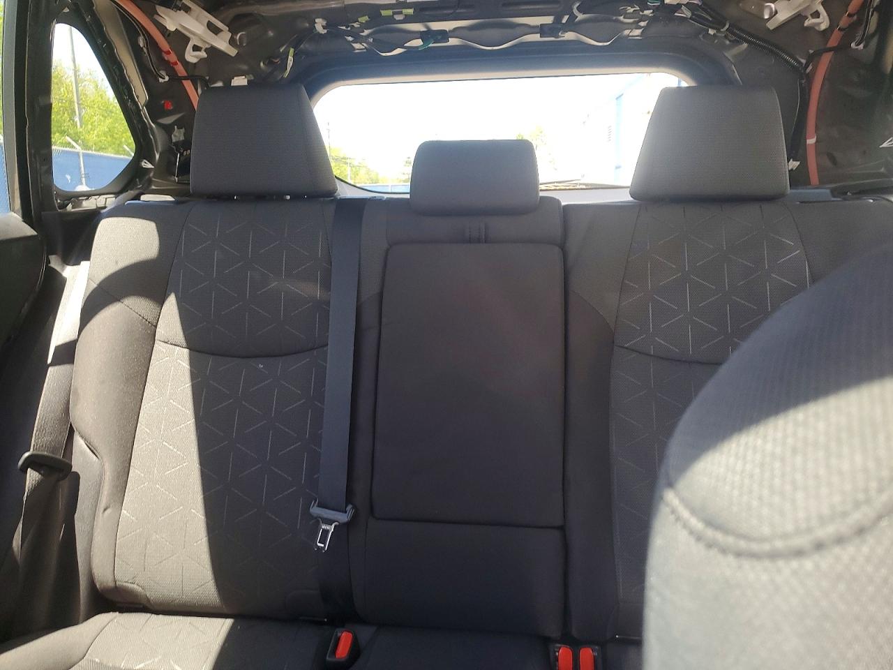 2021 TOYOTA RAV4 XLE photo 24