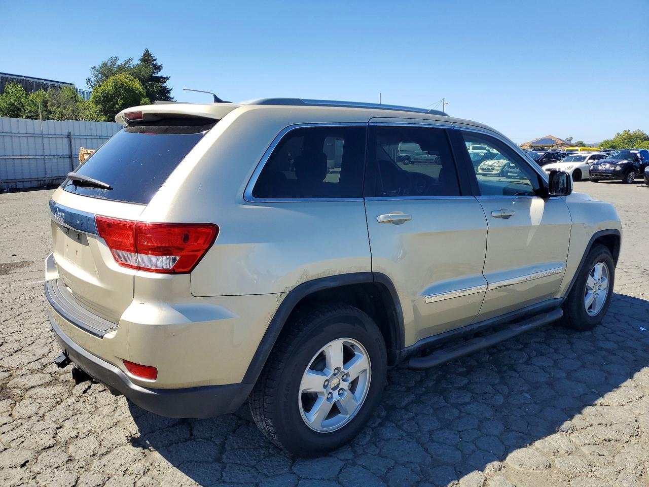 2012 JEEP GRAND CHEROKEE LAREDO photo 3