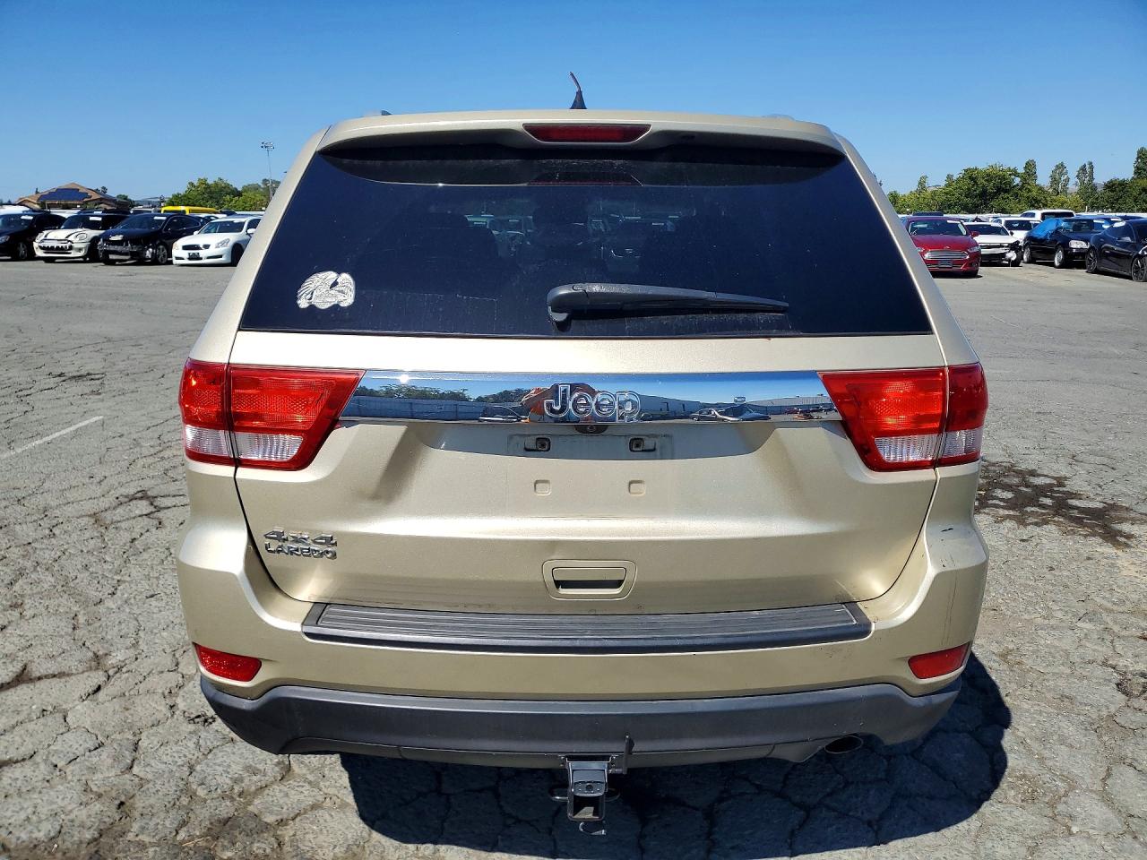 2012 JEEP GRAND CHEROKEE LAREDO photo 6