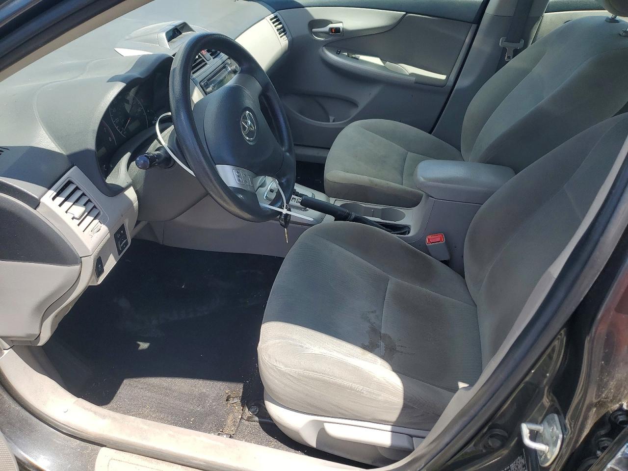 2012 TOYOTA COROLLA LE photo 13