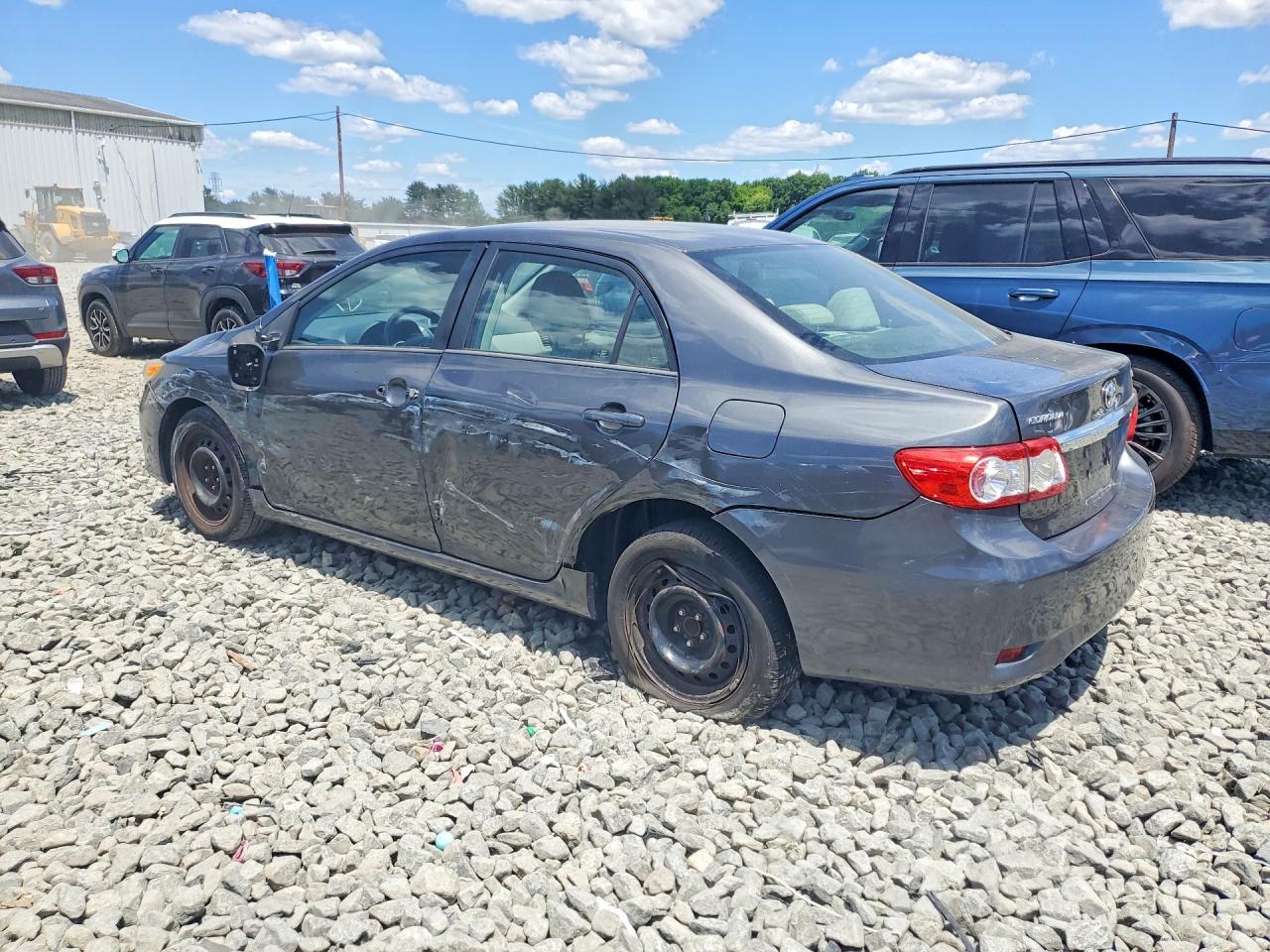 2012 TOYOTA COROLLA LE photo 3