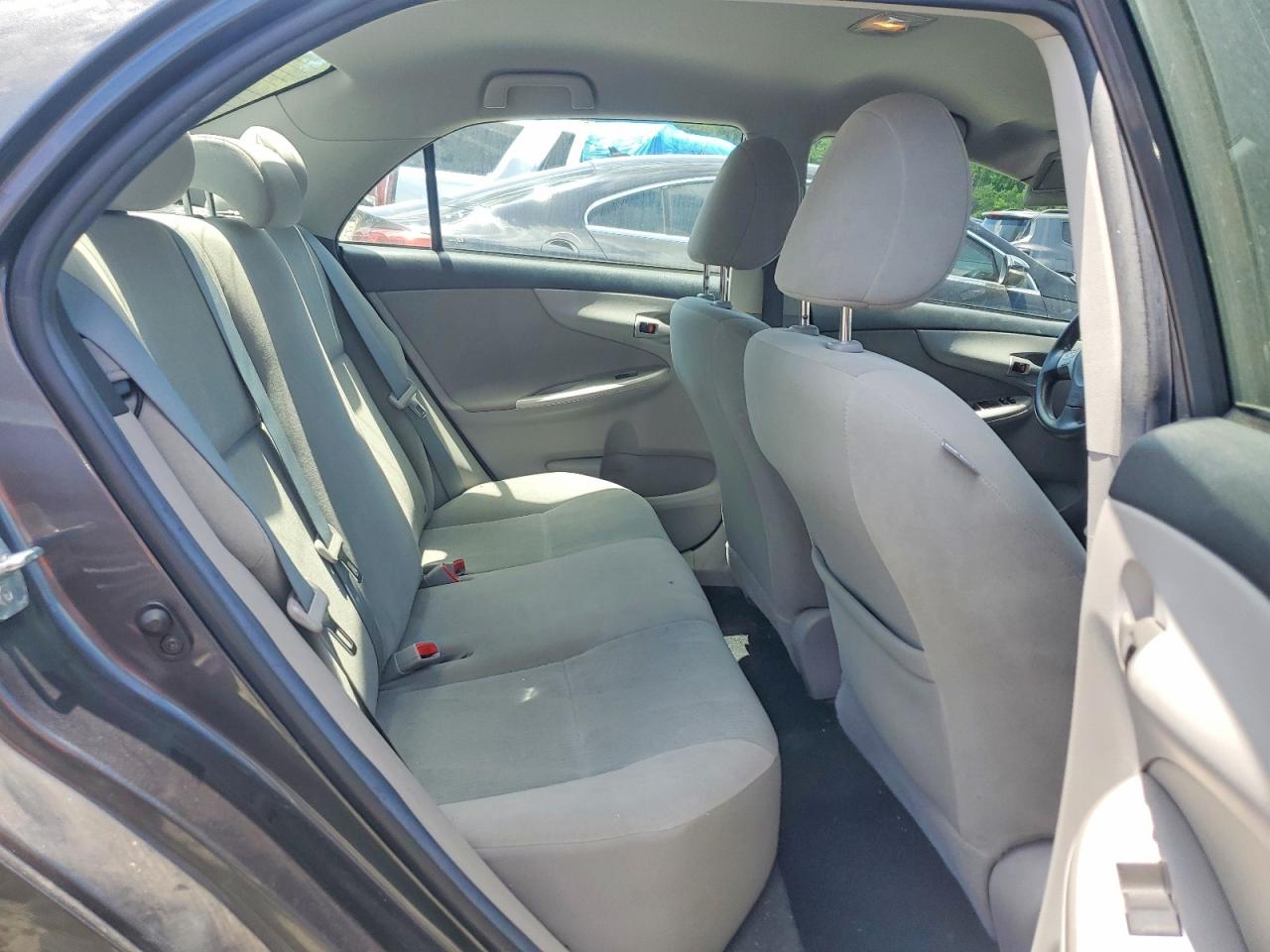 2012 TOYOTA COROLLA LE photo 19