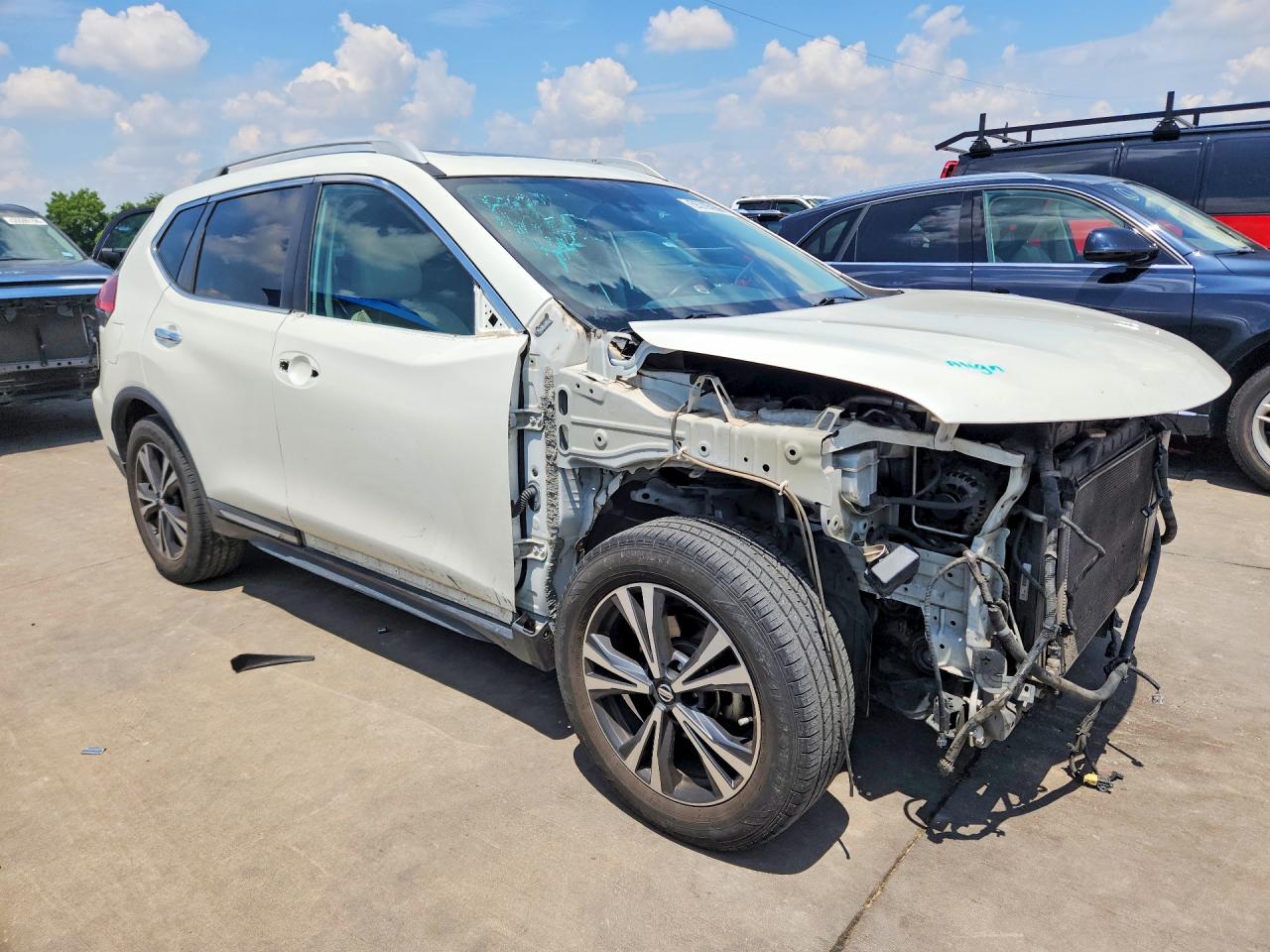 2017 NISSAN ROGUE SL photo 10